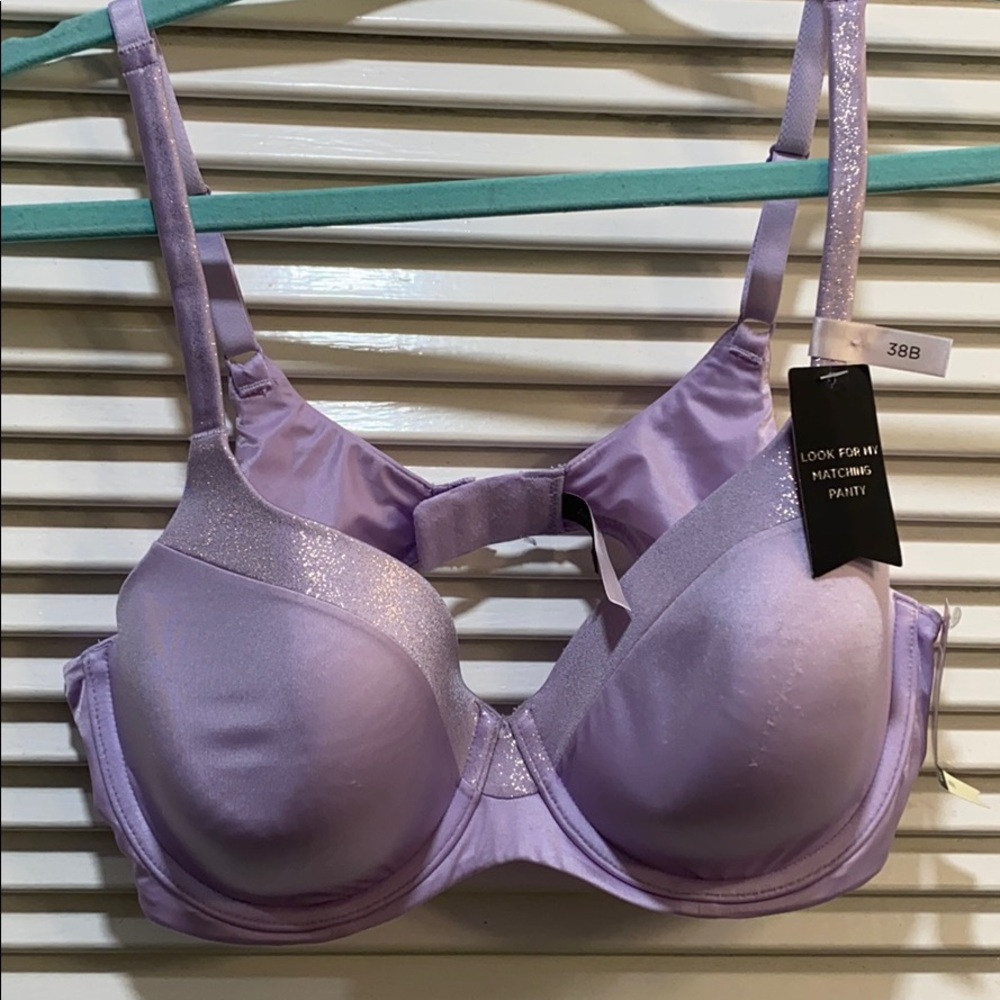 Ambrielle lightly lined